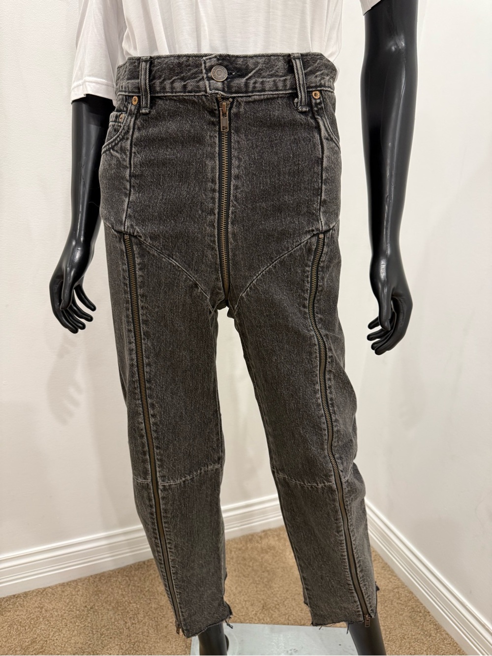VETEMENTS x Levi’s Demna Gvasalia Runway Deconstructed Zip Jeans Black XS NEW